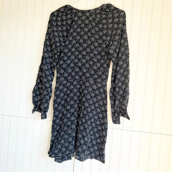 Equipment Size 0 Black Long Sleeve Alexandria Star Printed Silk Dress - Picture 6 of 7